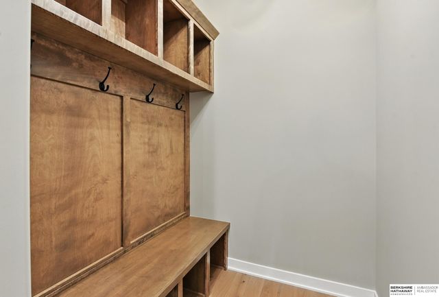 20052 R Street, Omaha, NE 68135