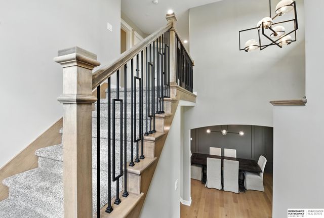 20052 R Street, Omaha, NE 68135