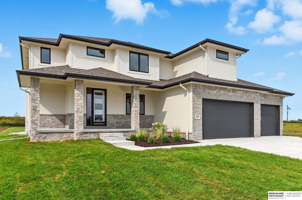 20052 R Street, Omaha, NE 68135