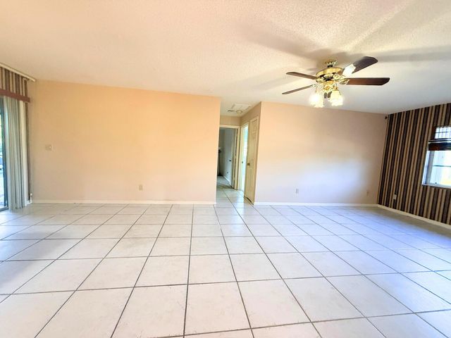 2092 SE Allamanda Drive, Port St Lucie, FL 34952