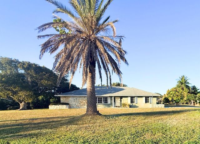 2092 SE Allamanda Drive, Port St Lucie, FL 34952