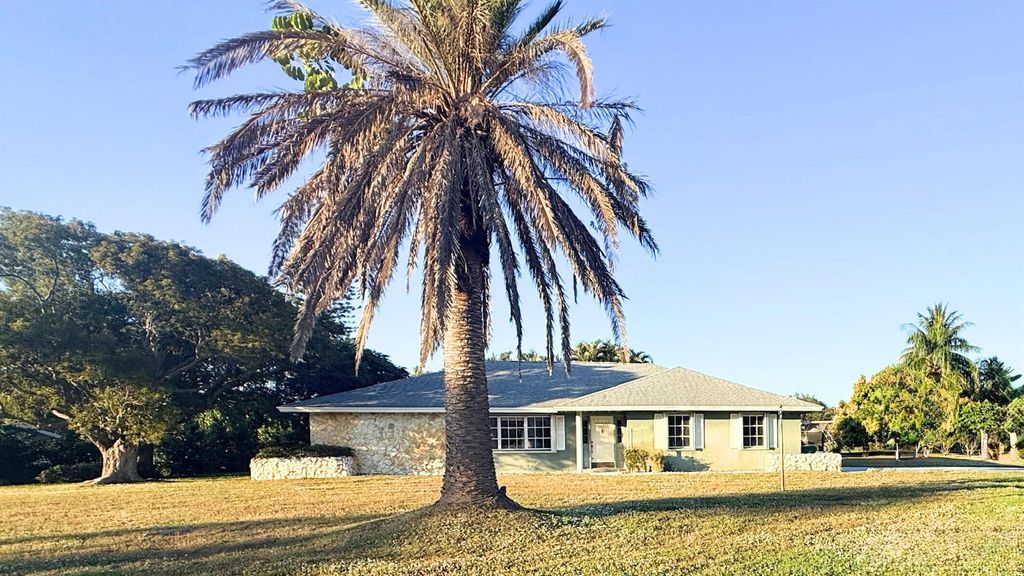 2092 SE Allamanda Drive, Port St Lucie, FL 34952