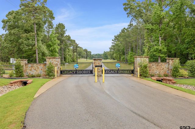 3121 Shadow Pine Drive, Larue, TX 75770