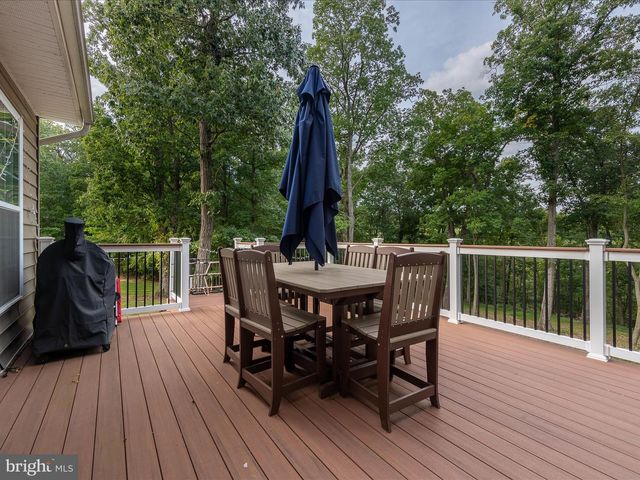 171 LACKAWANNA LN, Falling Waters, WV 25419