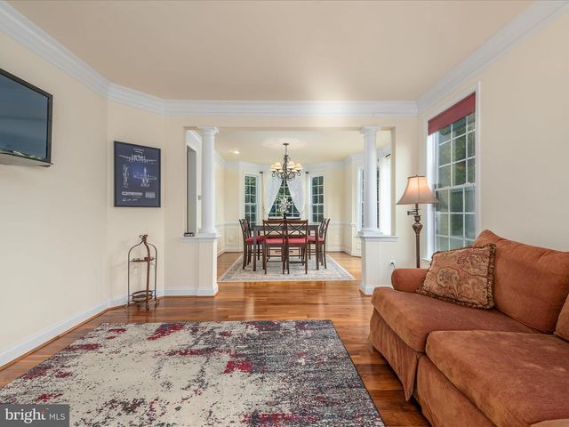 171 LACKAWANNA LN, Falling Waters, WV 25419