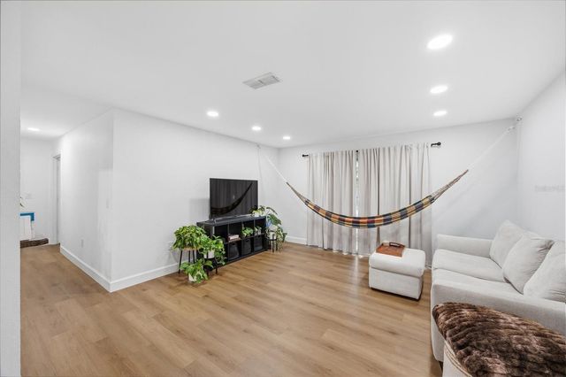 3705 SW 27TH STREET 913, Gainesville, FL 32608