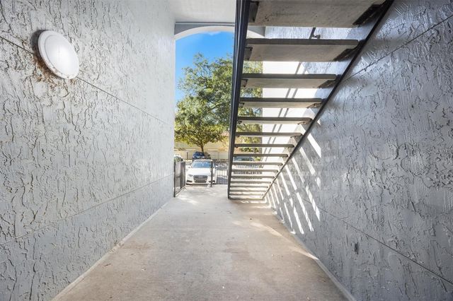 3705 SW 27TH STREET 913, Gainesville, FL 32608