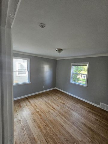 19440 W Chicago Avenue, Detroit, MI 48228