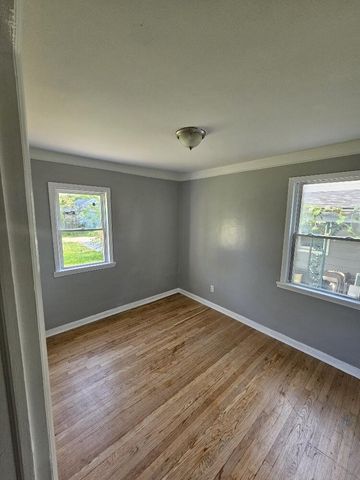 19440 W Chicago Avenue, Detroit, MI 48228