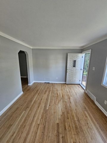 19440 W Chicago Avenue, Detroit, MI 48228