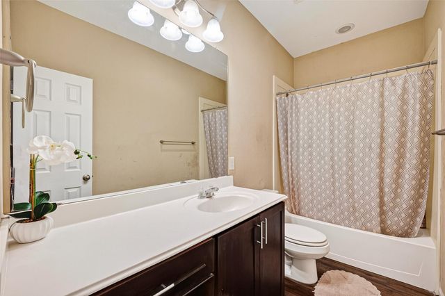 8639 Valley Gold Court, Houston, TX 77078