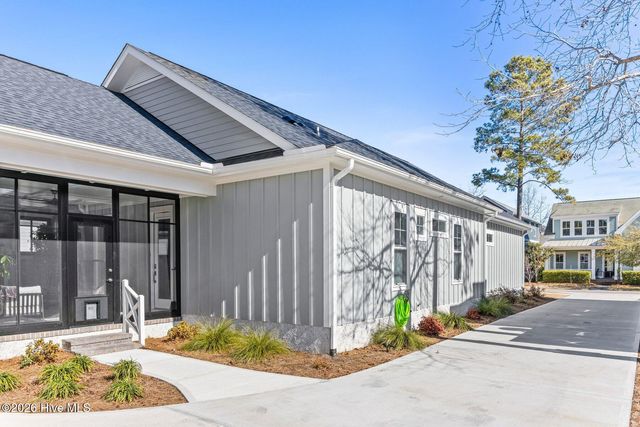 204 Cornubia Drive, Castle Hayne, NC 28429