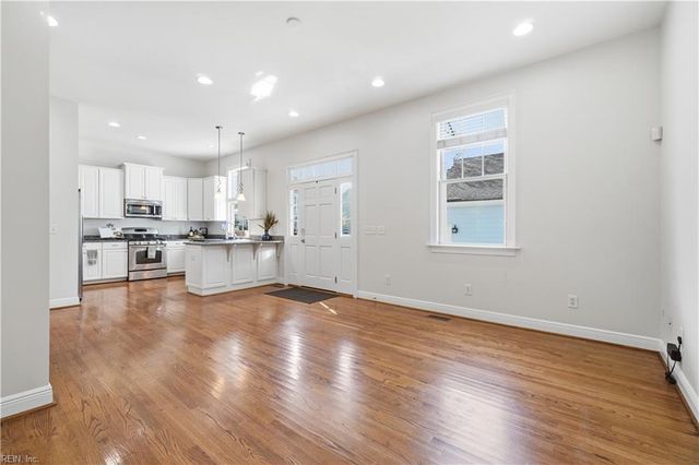 1053 Spratley ST, Portsmouth, VA 23704