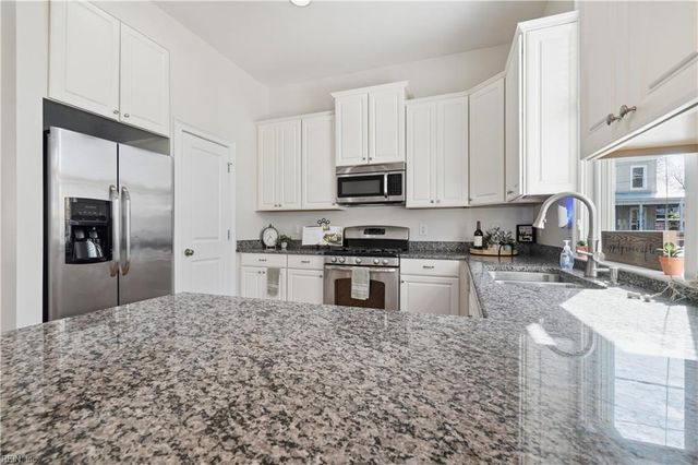 1053 Spratley ST, Portsmouth, VA 23704