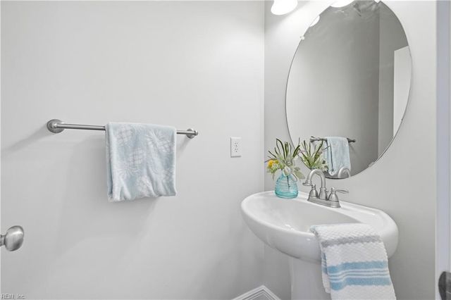 1053 Spratley ST, Portsmouth, VA 23704