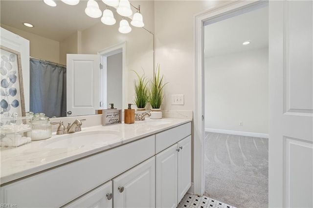 1053 Spratley ST, Portsmouth, VA 23704