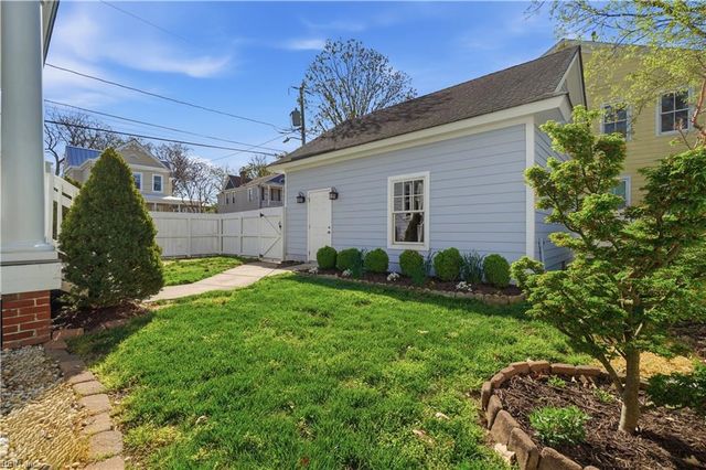 1053 Spratley ST, Portsmouth, VA 23704