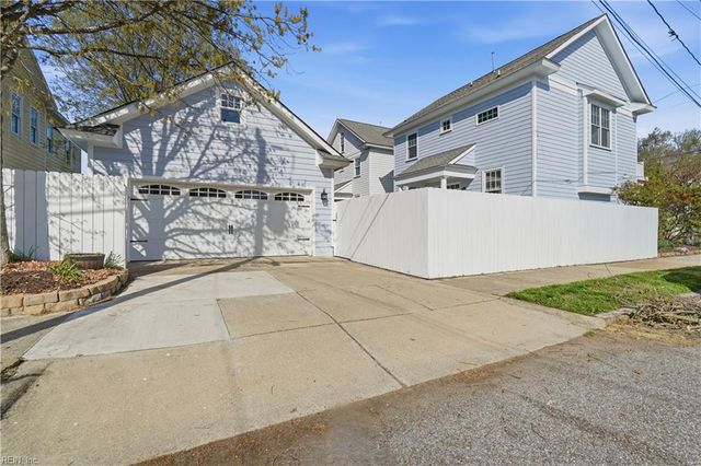 1053 Spratley ST, Portsmouth, VA 23704