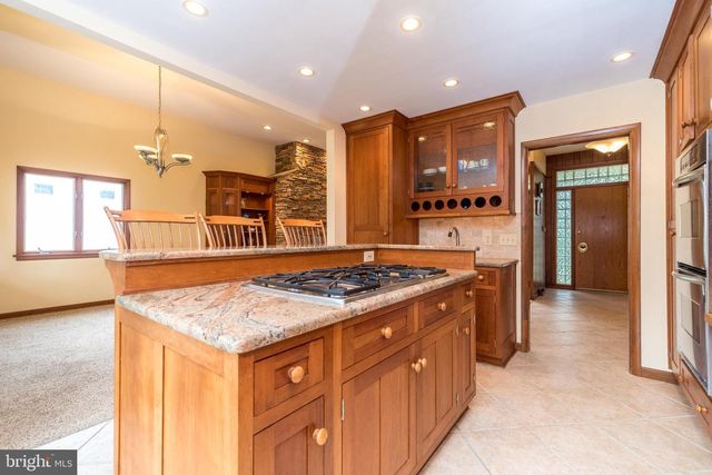 827 WRIGHT DR, Maple Glen, PA 19002