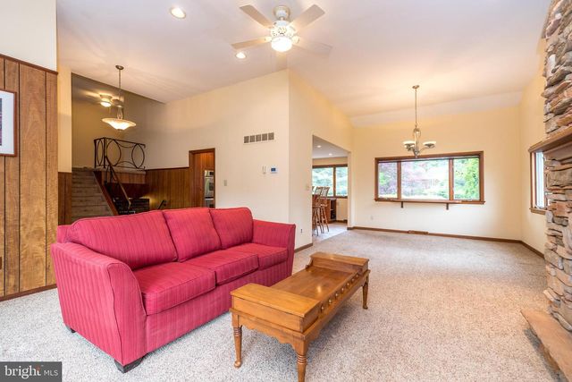 827 WRIGHT DR, Maple Glen, PA 19002
