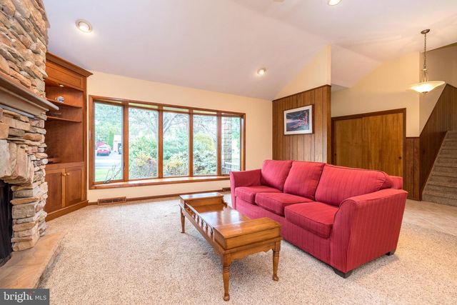 827 WRIGHT DR, Maple Glen, PA 19002