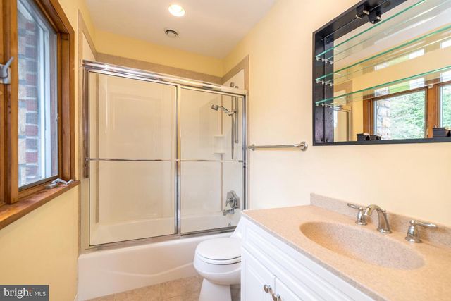 827 WRIGHT DR, Maple Glen, PA 19002
