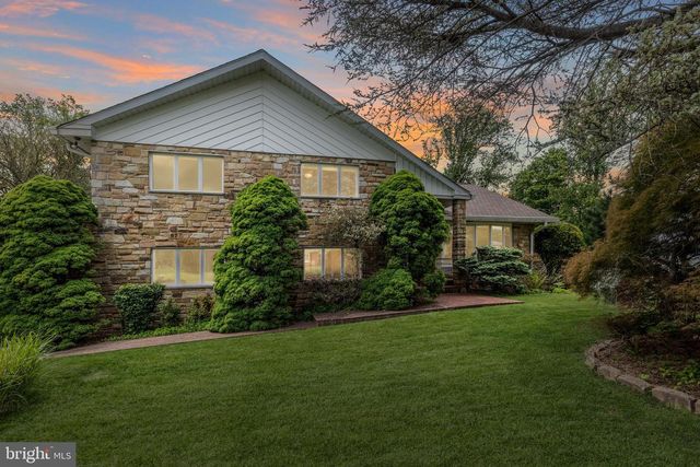 827 WRIGHT DR, Maple Glen, PA 19002