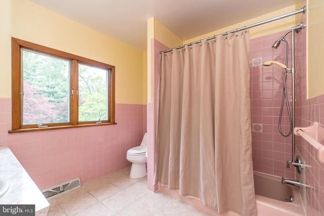827 WRIGHT DR, Maple Glen, PA 19002