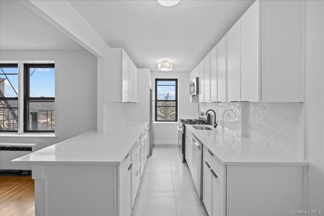 445 W 240th Street 5N, Bronx, NY 10463