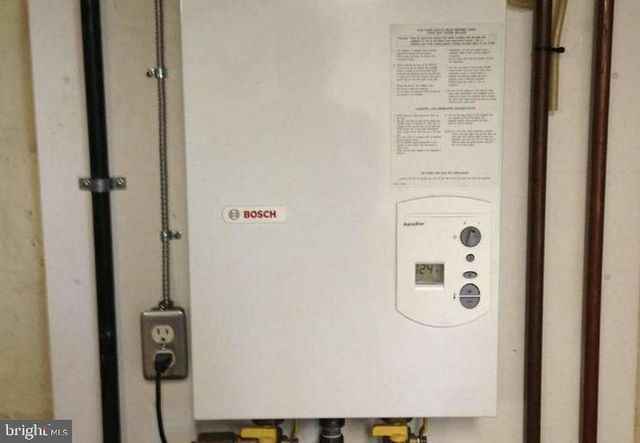 5001 OVERTON ST, Baltimore, MD 21229