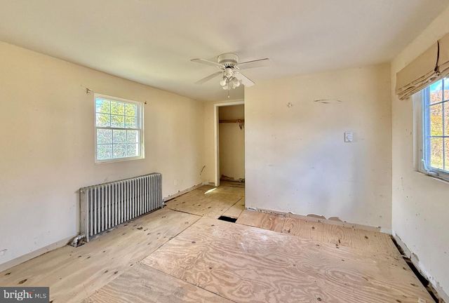 1066 E SHERMAN AVE, Vineland, NJ 08361