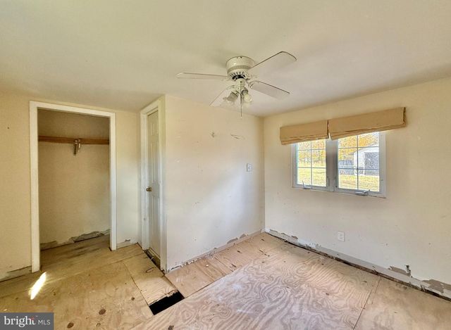 1066 E SHERMAN AVE, Vineland, NJ 08361