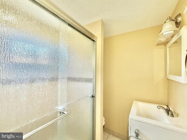 1066 E SHERMAN AVE, Vineland, NJ 08361