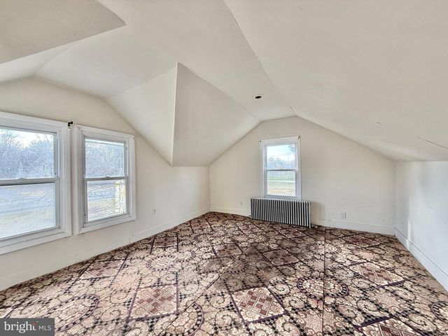 1066 E SHERMAN AVE, Vineland, NJ 08361