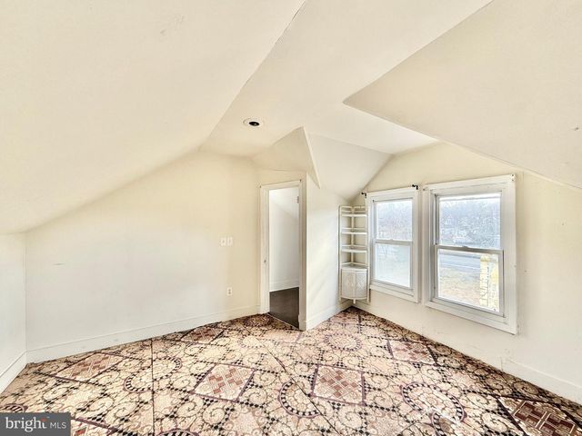 1066 E SHERMAN AVE, Vineland, NJ 08361