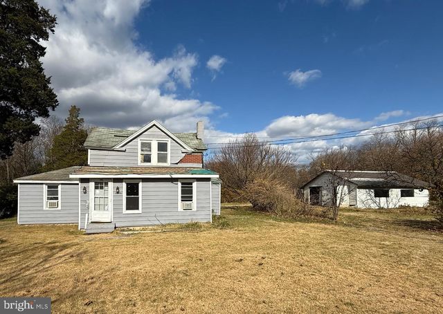 1066 E SHERMAN AVE, Vineland, NJ 08361