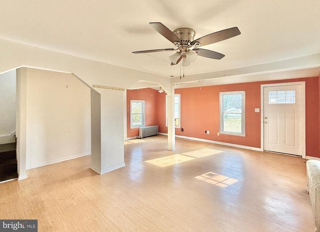 1066 E SHERMAN AVE, Vineland, NJ 08361