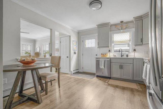 381 Wood St, Bristol, RI 02809