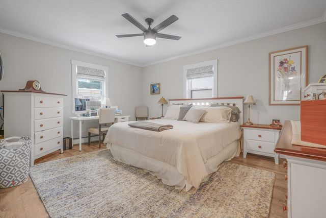 381 Wood St, Bristol, RI 02809