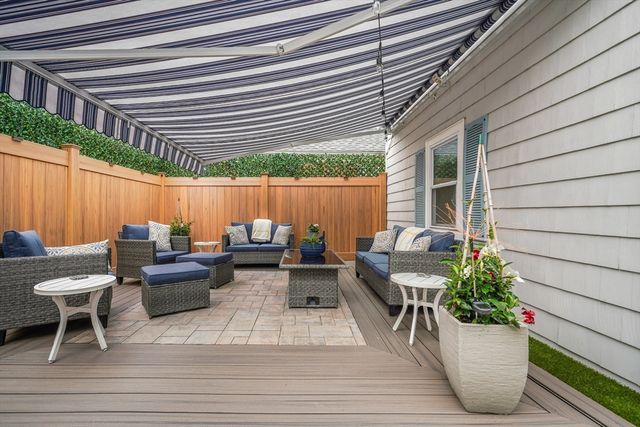 381 Wood St, Bristol, RI 02809