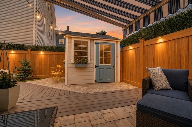 381 Wood St, Bristol, RI 02809