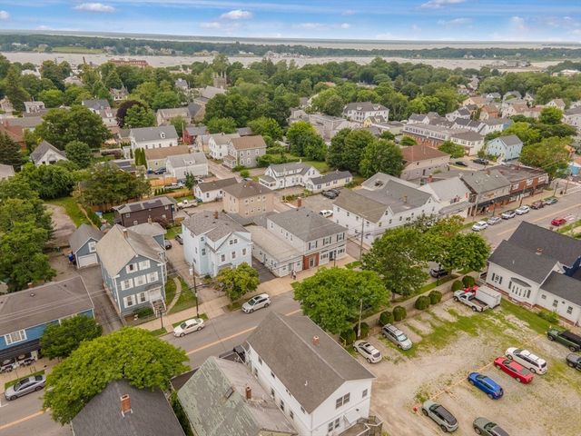 381 Wood St, Bristol, RI 02809