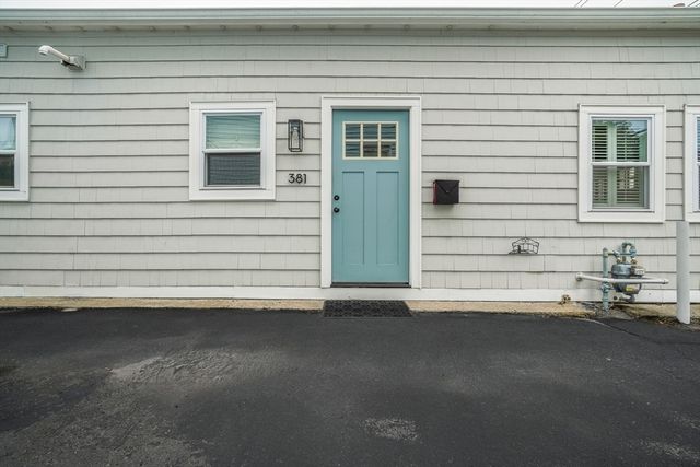 381 Wood St, Bristol, RI 02809