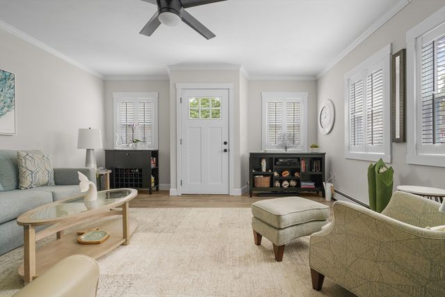 381 Wood St, Bristol, RI 02809