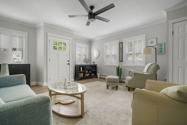 381 Wood St, Bristol, RI 02809