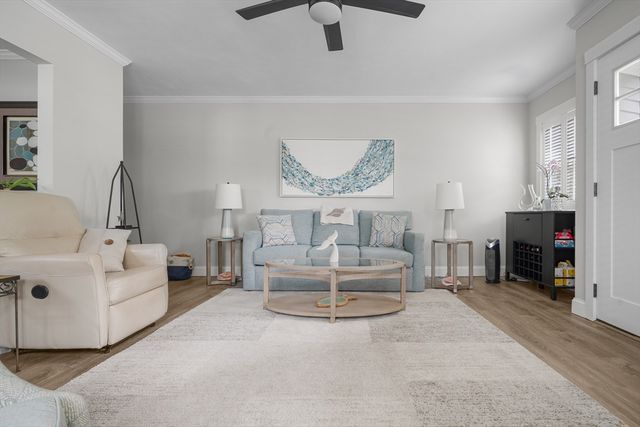 381 Wood St, Bristol, RI 02809