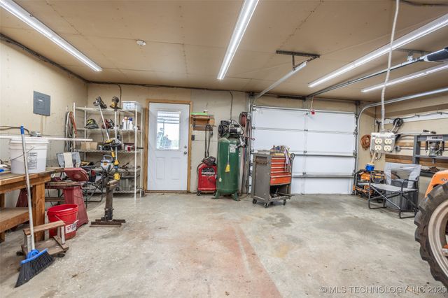 1194 Smiser Road, Calera, OK 74730