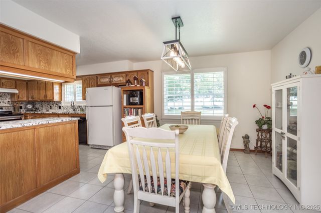 1194 Smiser Road, Calera, OK 74730