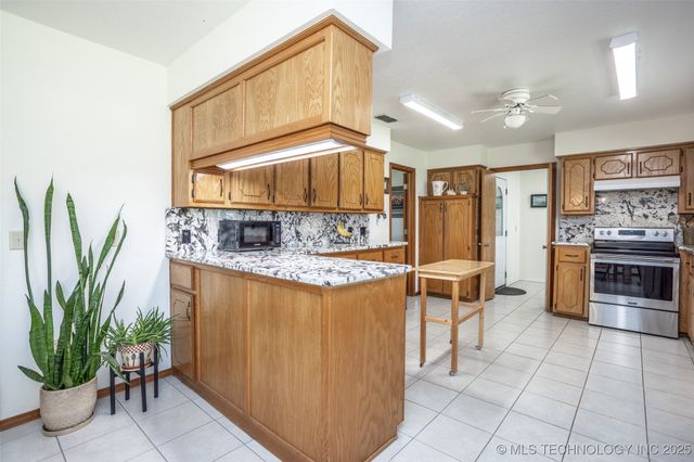 1194 Smiser Road, Calera, OK 74730