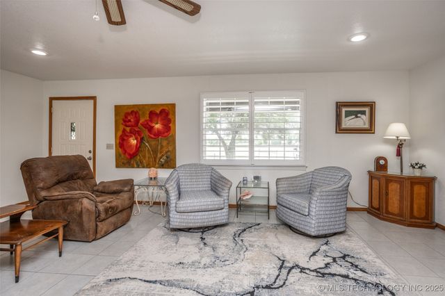 1194 Smiser Road, Calera, OK 74730
